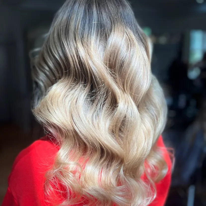 Balayage waves red top — Mai Beauty